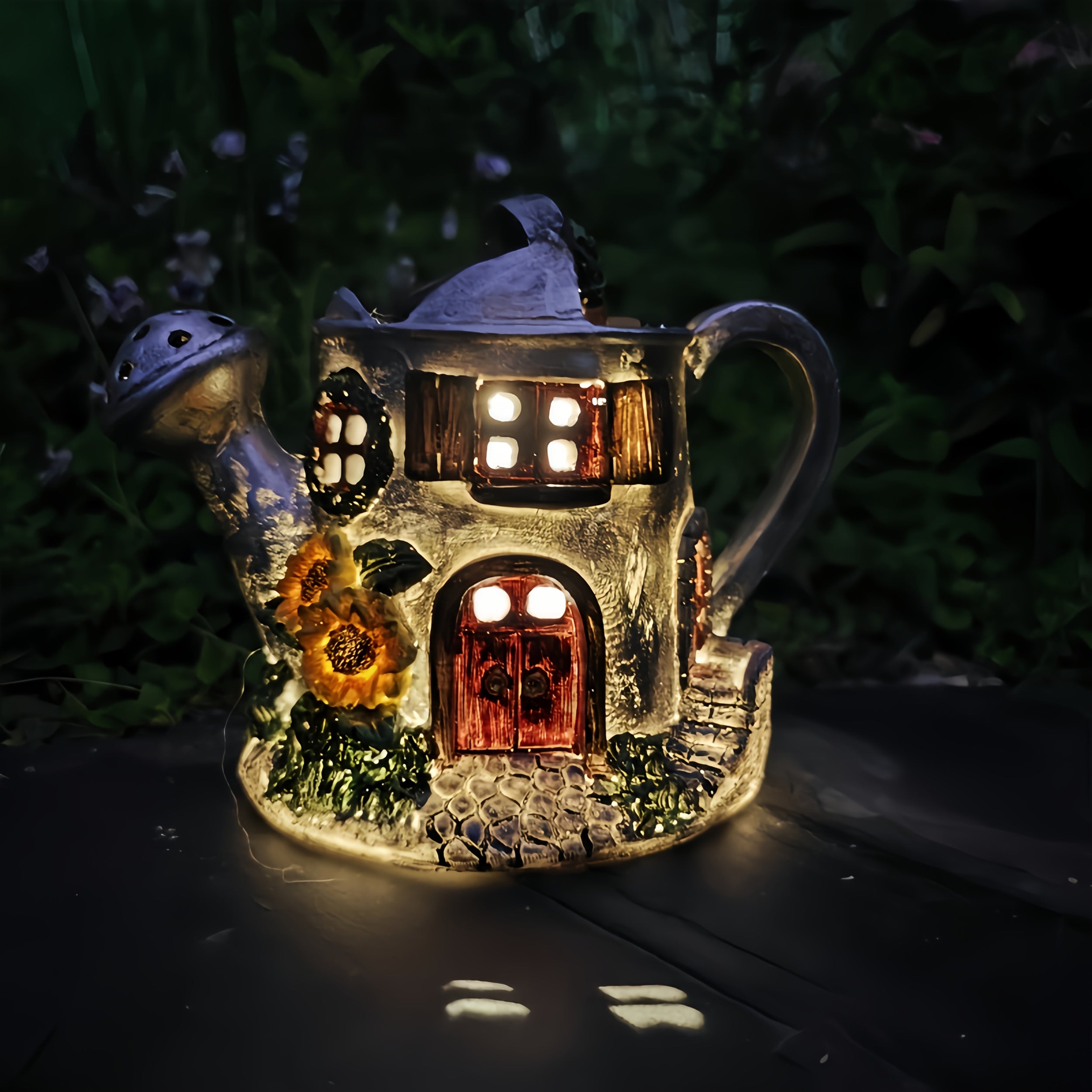 Lampe solaire maison-théière, deux modèles au choix